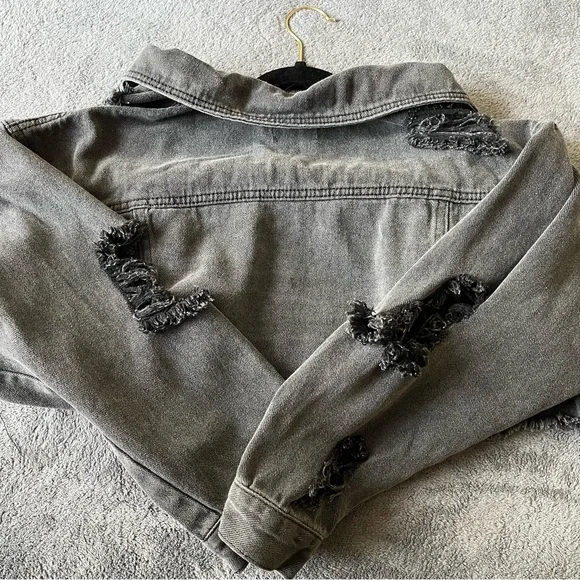 BNWT CROPPED BLACK WASHED DENIM JACKET🖤 - Picture 2 of 5